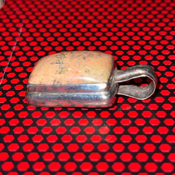 ✨3/$45✨ pendant - Picture 4 of 5